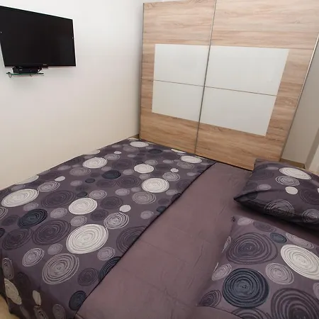 Apartment Karlo *