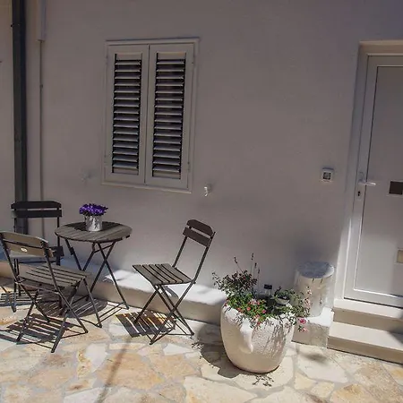 Apartment Karlo