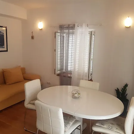 Karlo Apartment