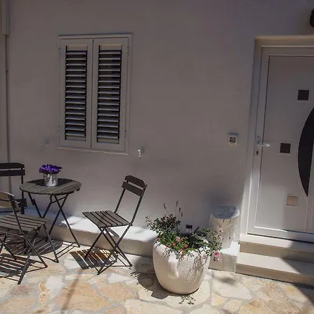 Karlo Apartman Makarska