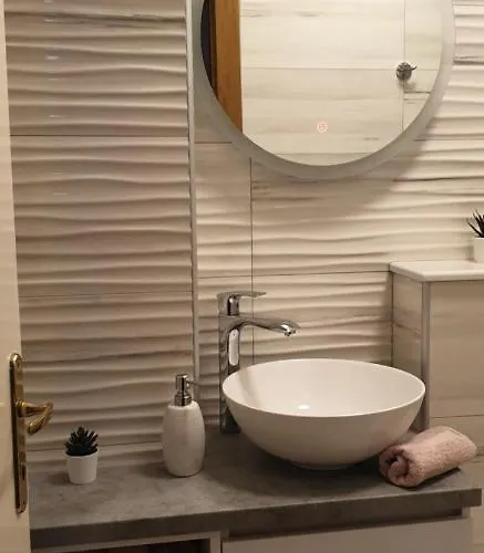 Karlo Apartamento Makarska