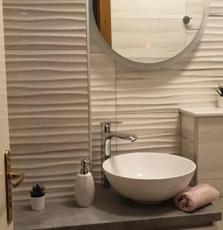 Karlo شقة ماكارسكا