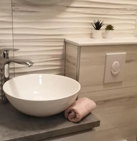 Karlo ماكارسكا