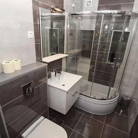 Karlo ماكارسكا