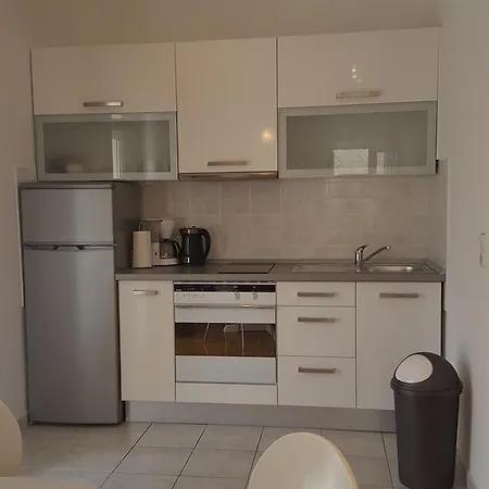 Karlo ماكارسكا